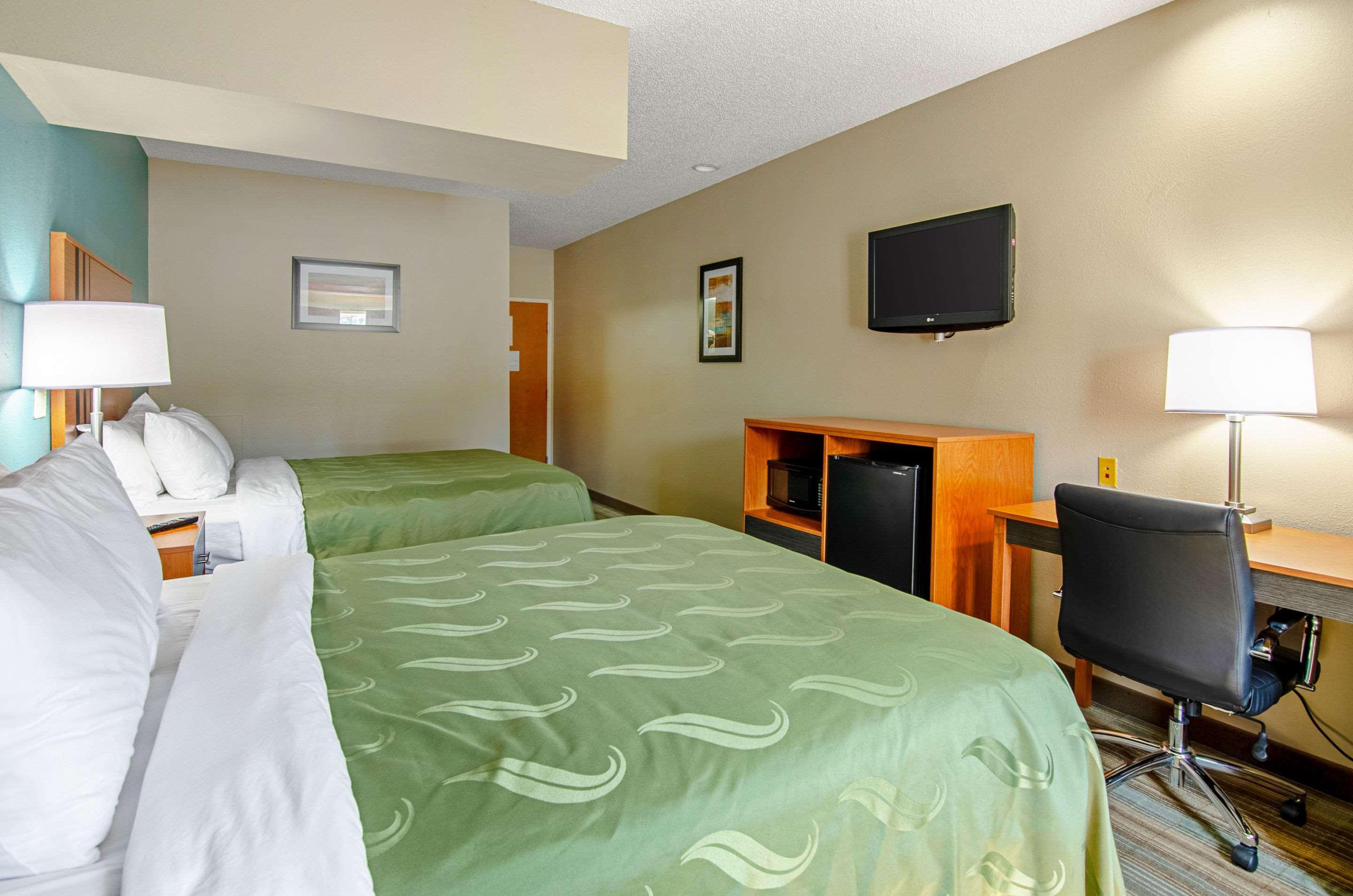 Quality Inn & Suites I-81 Exit 7 Bristol Exterior photo