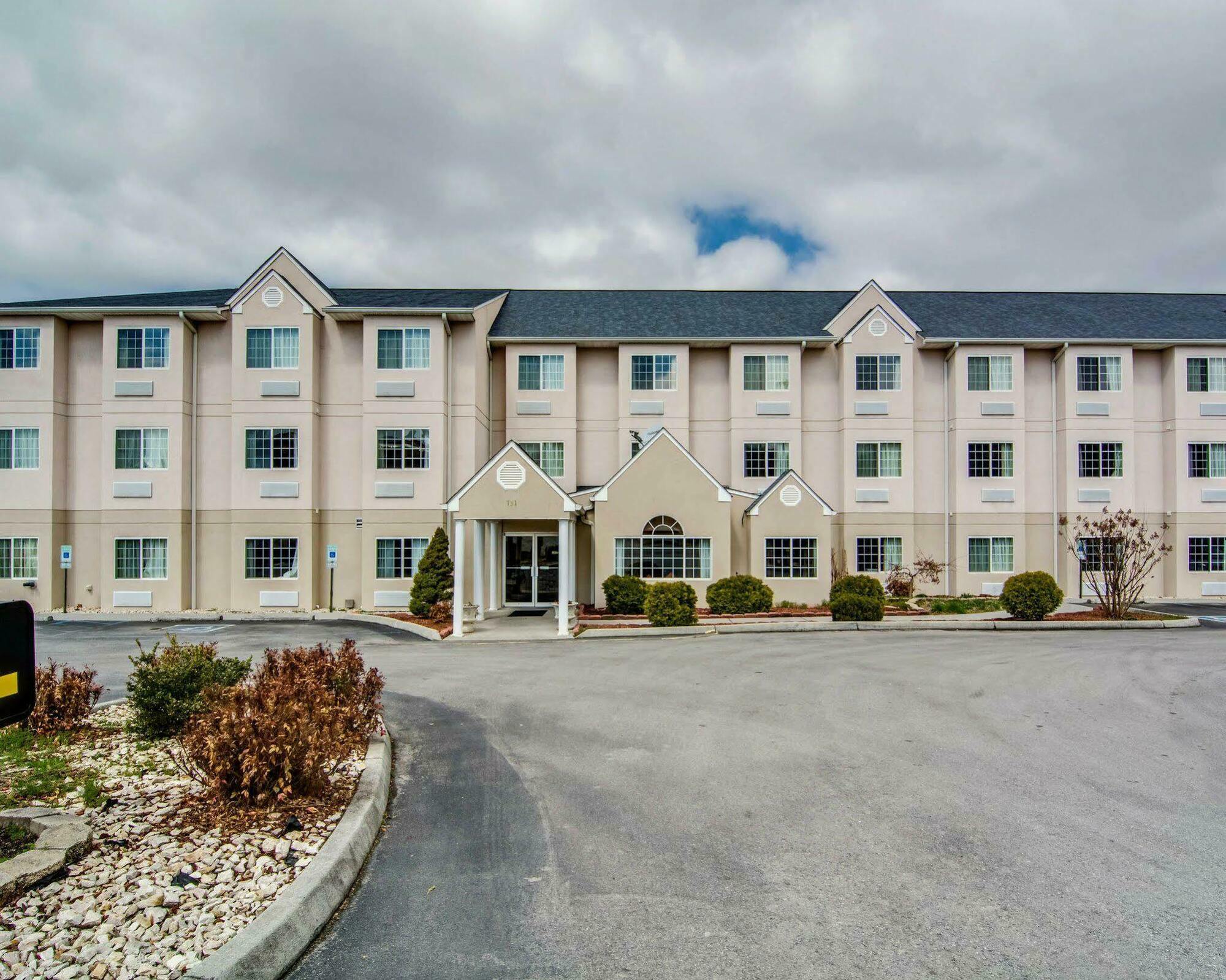 Quality Inn & Suites I-81 Exit 7 Bristol Exterior photo